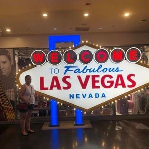 Meet your Posher, Peou